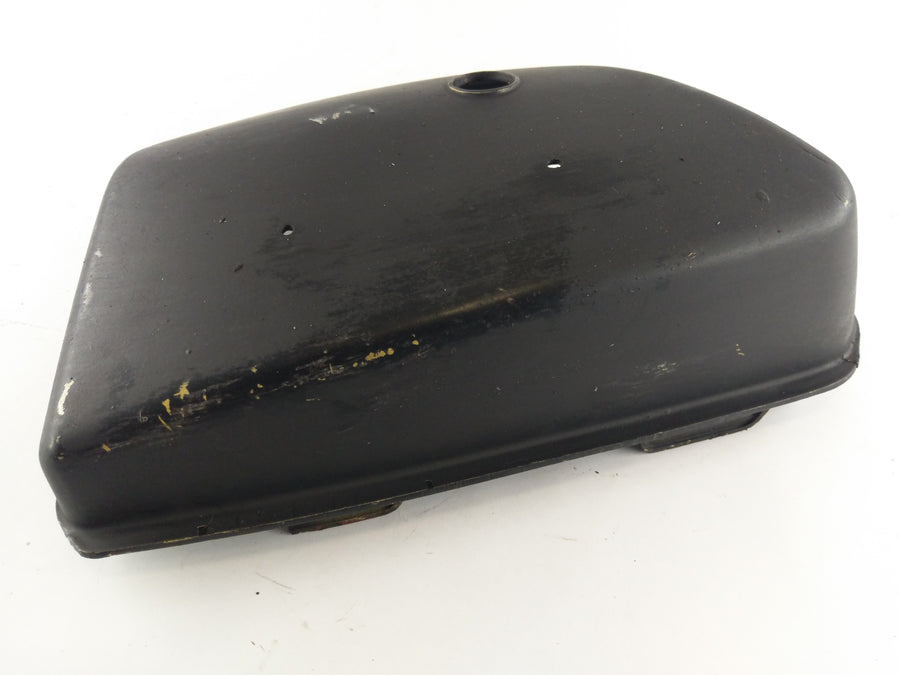 Suzuki GT 750 [1973] - Side cover plastic