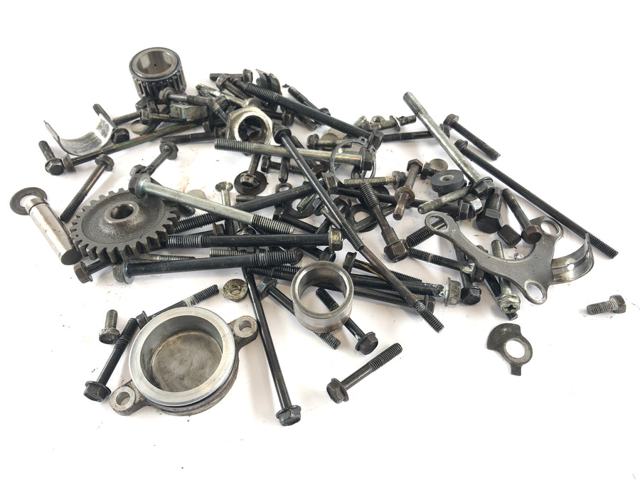 Kawasaki Z 750 E KZ750E [1981] - Screws and remaining parts bundle