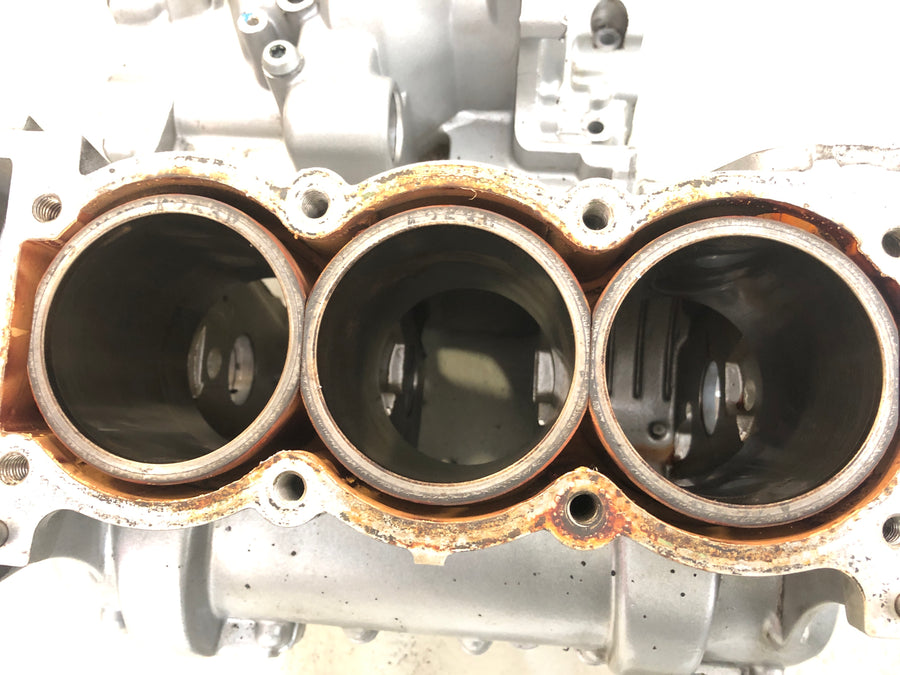 Triumph Sprint 955i RS T695 [2001] - Bloc moteur court avec piston
