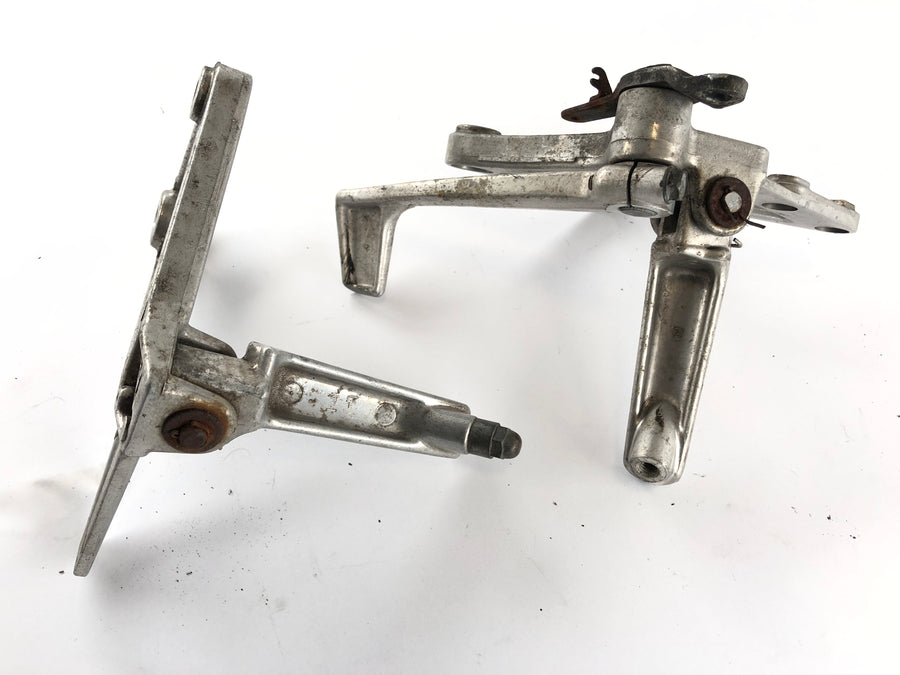 Honda VFR 750 F RC24 [1988] - Footrests Driver footrests left and right