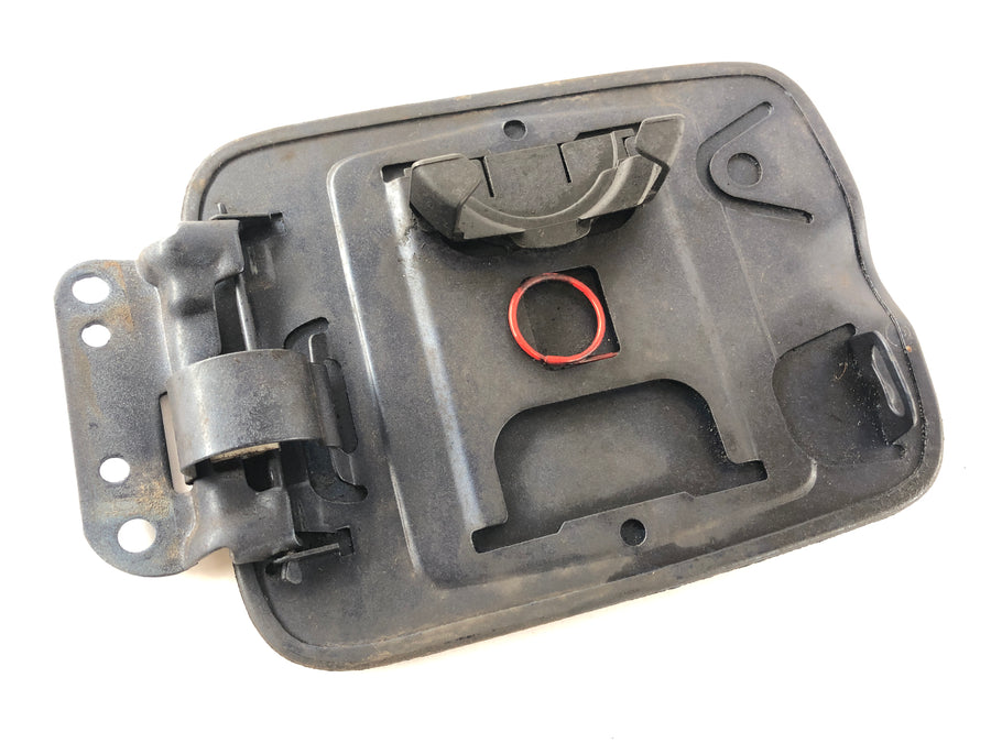 BMW M 535i E28 [1986] - Fuel filler flap